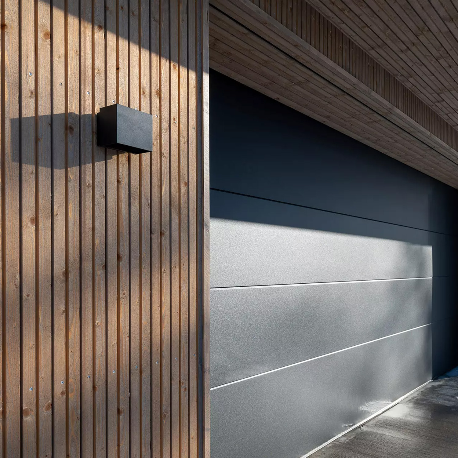 Plaza Up&Down 900lm 830 15°-210° 10W BK